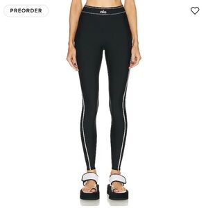 Alo Yoga Air Lift high waisted suit up pants, black size small NWT